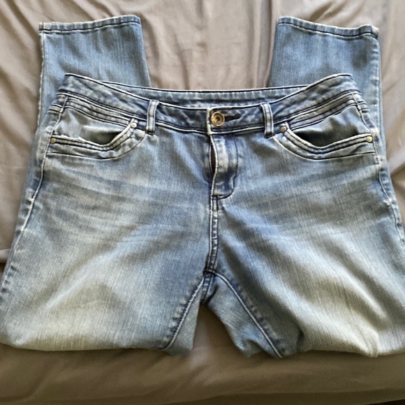 Vera Wang Jeans light wash in excellent condition - Picture 1 of 7